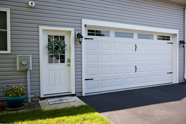 24/7 Emergency Garage Door Panel Replacement experts in Rainelle, WV
